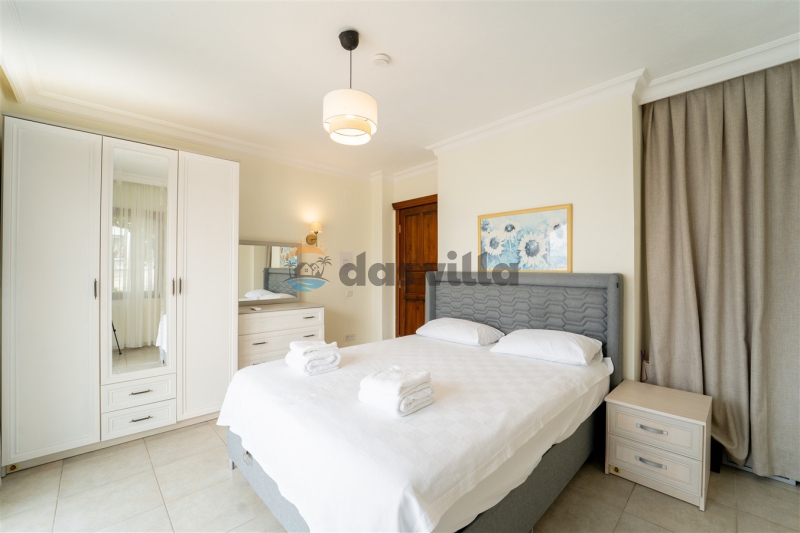 2. Schlafzimmer